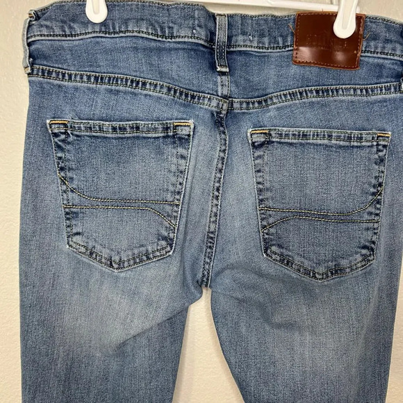 Hollister slim straight with epic flex medium wash with fading size 31 - Picture 3 of 11